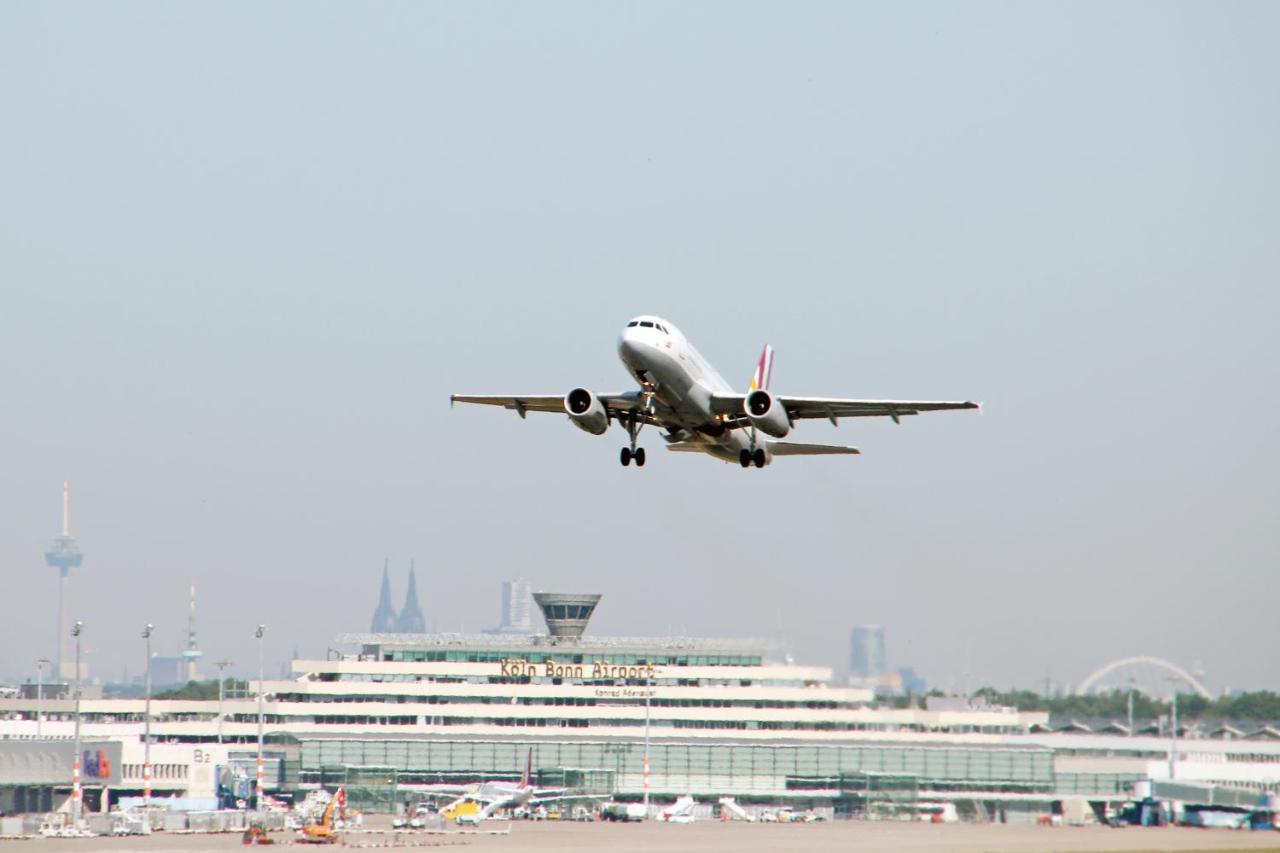 Airport Hotel Durscheidt By Smarty - Kontaktloser Self Check-In Kolonia Zewnętrze zdjęcie